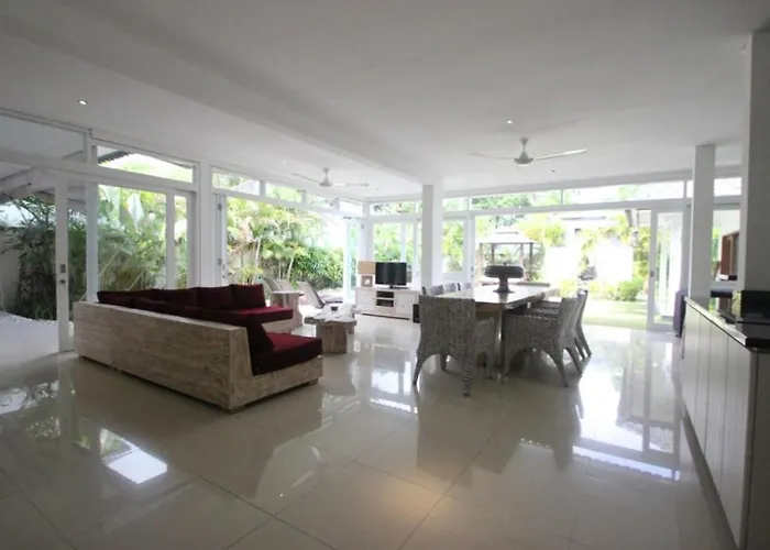 Villa Modern 3br With Pool, 5min To *